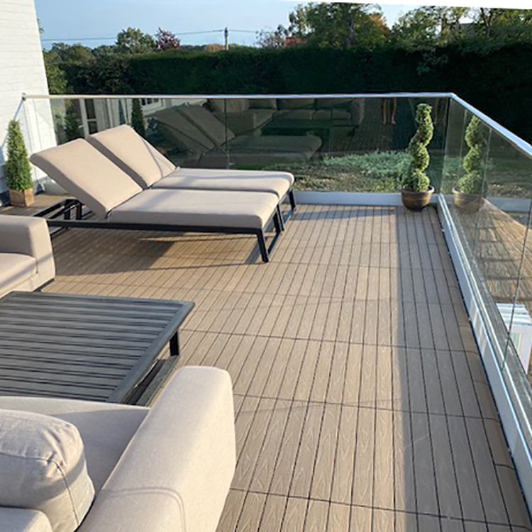 Balcony decking tiles